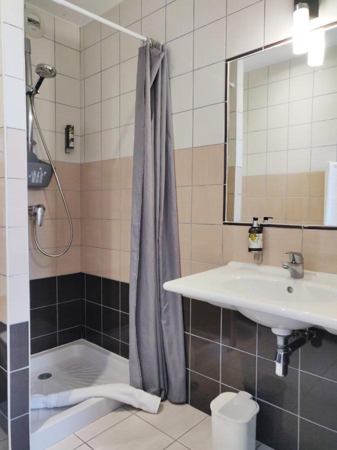 Standard Room,1260359461:JPEG